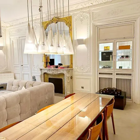 Luxury Champs-elysées Parigi